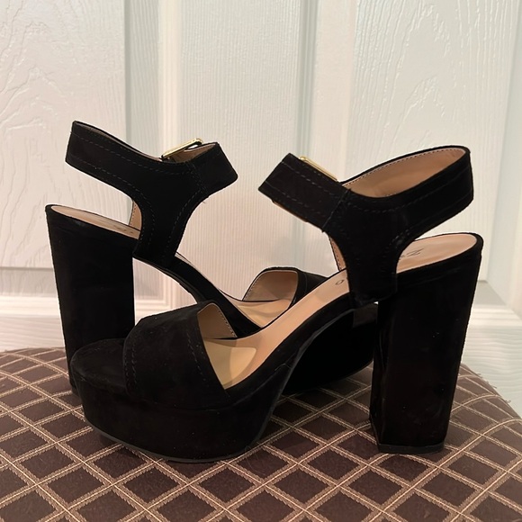 Zigi Soho Black faux suede platform sandals - Picture 7 of 7